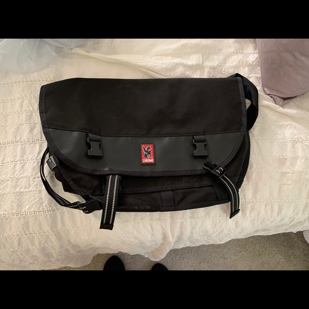 NWOT Chrome Backpack and padded laptop case- black